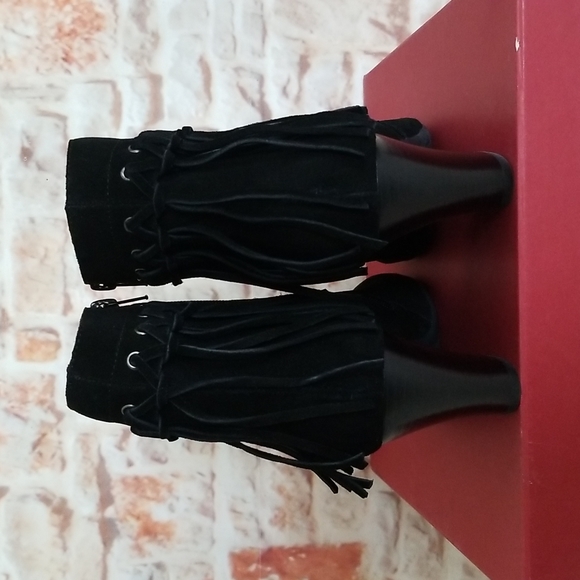 New Vaneli Jeroen Suede Fringe Booties - Picture 5 of 14